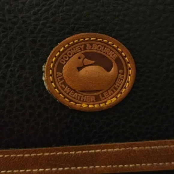 Dooney & Bourke Vintage Classic Black Tan Genuine Pebbled AWL Wallet - Picture 5 of 8